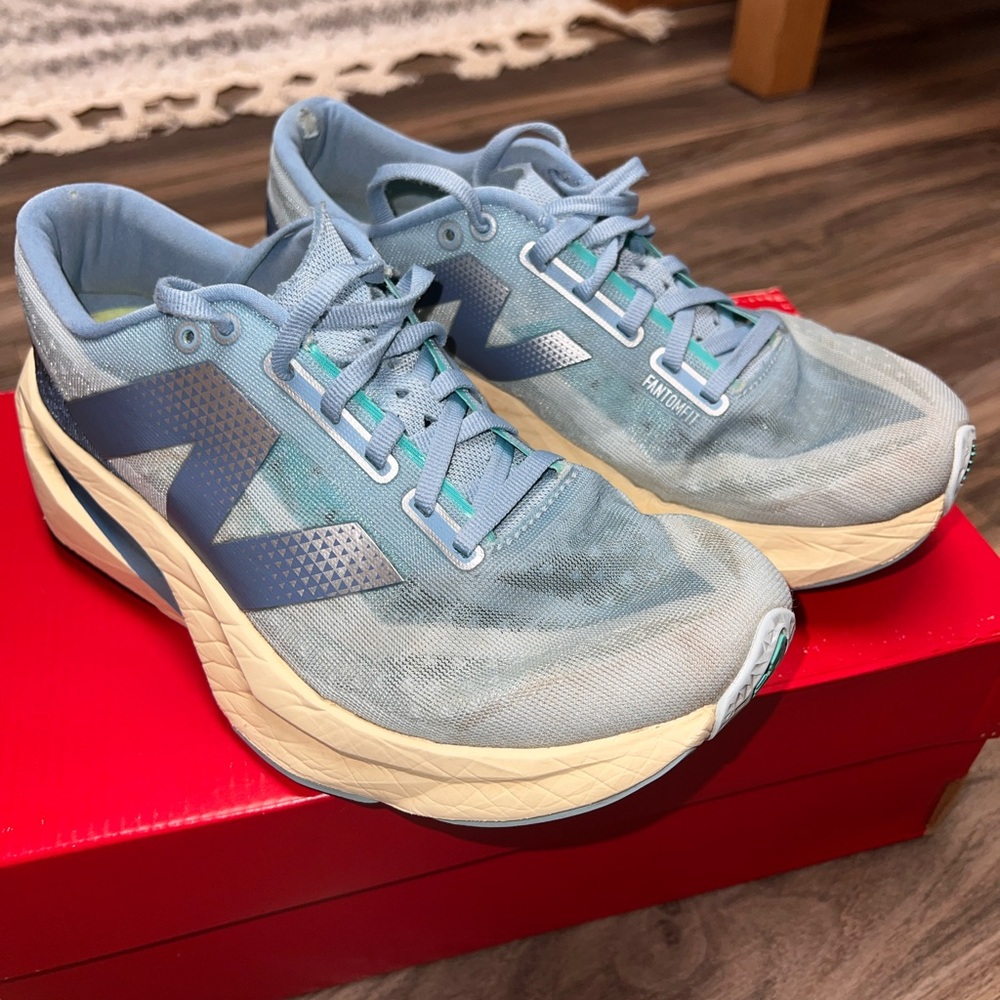 New balance Fuel cell rebel V4